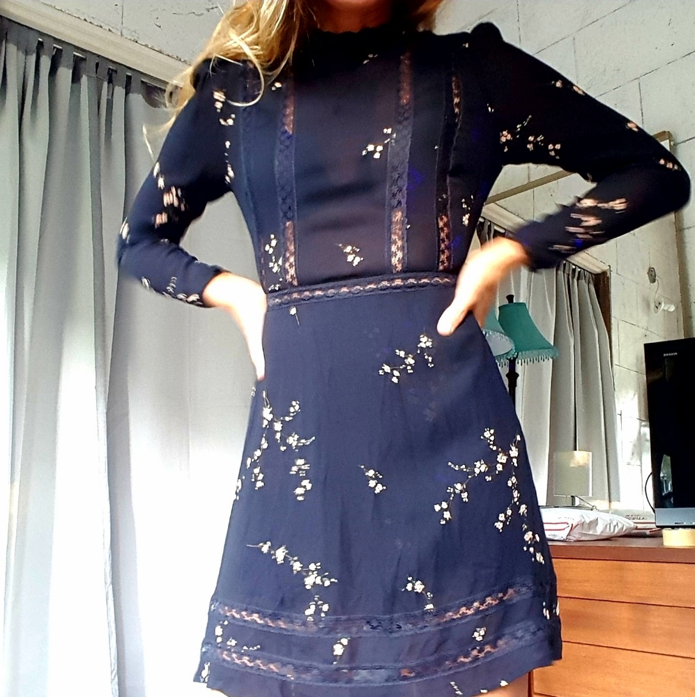REFORMATION long sleeve black floral short midi fit and flare dress size2